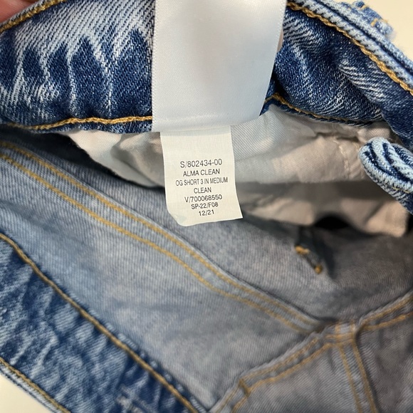 Old Navy OG Alma Clean 3” Medium Jean Shorts - Picture 6 of 7